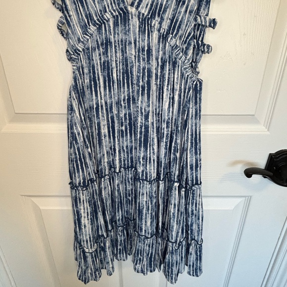 NWT Shop Neighbor Navy Cut Out V Dress - Picture 4 of 11